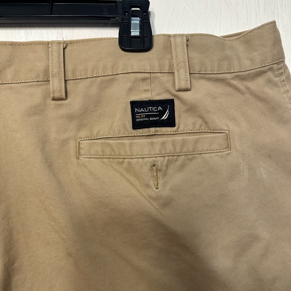 Nautica Clipper Cargo Shorts 42W Relax Fit Khaki Cotton Outdoor Pockets Casual - Picture 4 of 9